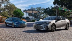 Toyota Camry 2025 ra mắt thị trường Mỹ, chỉ sử dụng động cơ hybrid
