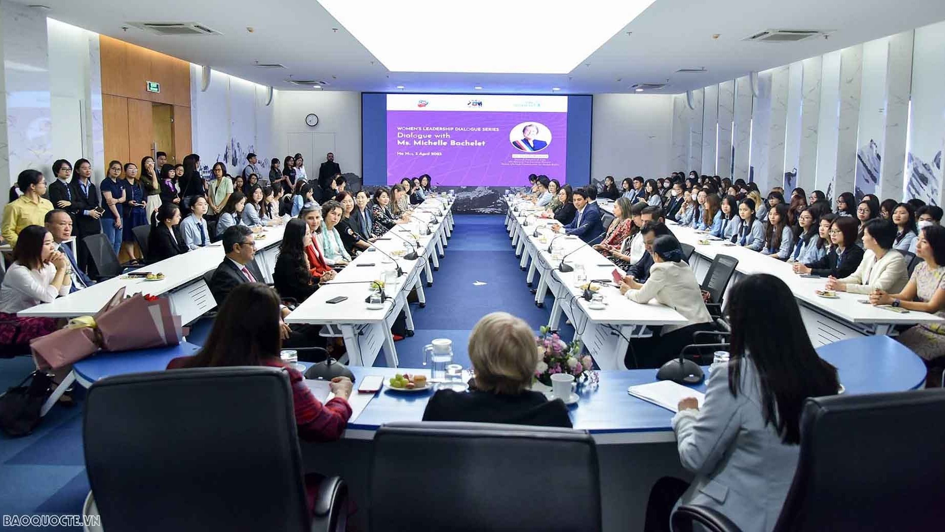 Giảng viên Học viện Ngoại giao: Hạnh phúc với mỗi chuyến đò 'rời bến, sang sông'