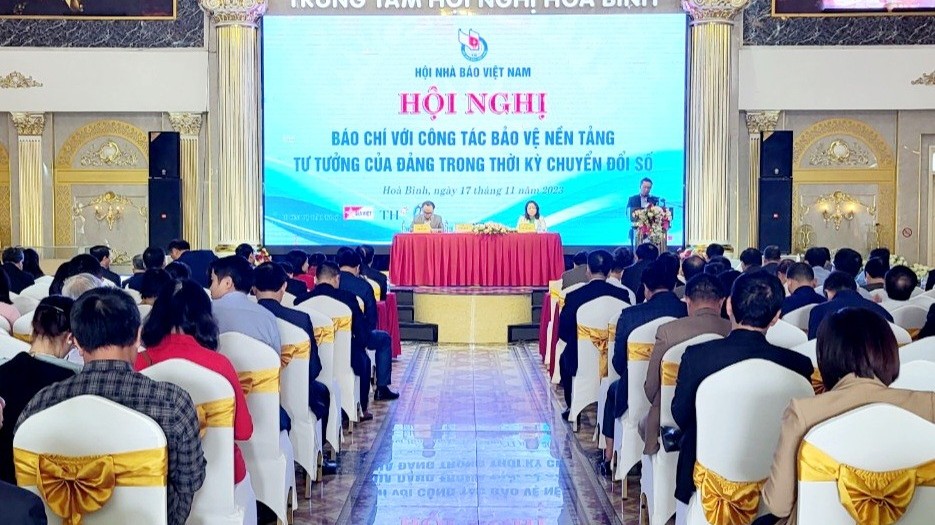 Báo chí với công tác bảo vệ nền tảng tư tưởng của Đảng trong thời kỳ chuyển đổi số