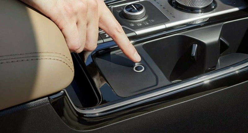 Lộ diện hình ảnh Kia Sorento 2025 trước ngày ra mắt