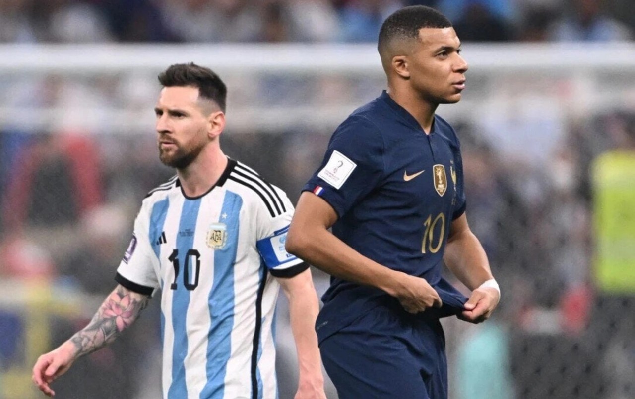 Mbappe khẳng định Messi xứng đáng giành Quả bóng vàng 2023. Tiền đạo người Pháp cũng đánh giá El Pulga là cầu thủ xuất sắc nhất lịch sử bóng đá (Ảnh: Getty). Mbappe khẳng định Messi xứng đáng giành Quả bóng vàng 2023. Tiền đạo người Pháp cũng đánh giá El Pulga là cầu thủ xuất sắc nhất lịch sử bóng đá (Ảnh: Getty).