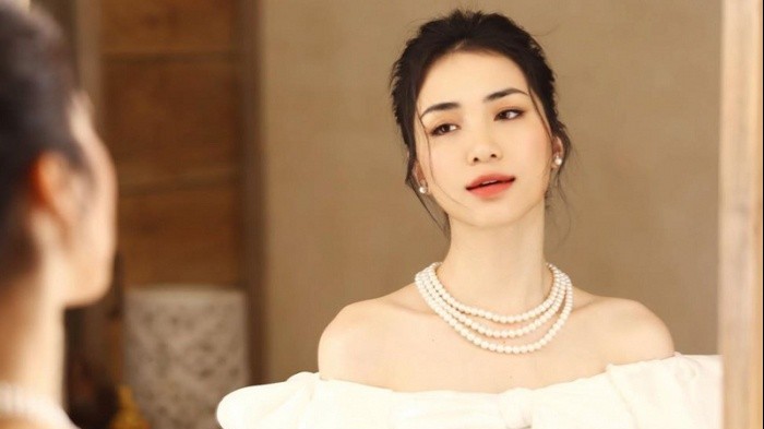 Say đắm nhan sắc ngày càng thăng hạng của Hòa Minzy