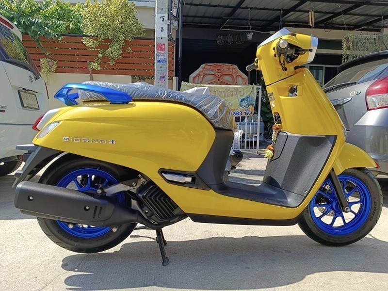 Honda Giorno+ 125 mang phong cách thiết kế cổ điển.