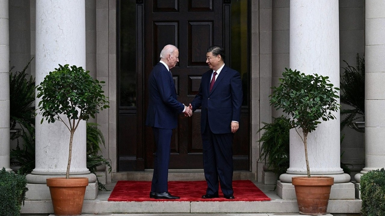 Ảnh ấn tượng (13-19/11): Nga không đóng bất kỳ cánh cửa nào, Trung Quốc nói với Mỹ ‘Trái đất đủ rộng’, dân Palestine chạy khỏi phía Bắc Gaza