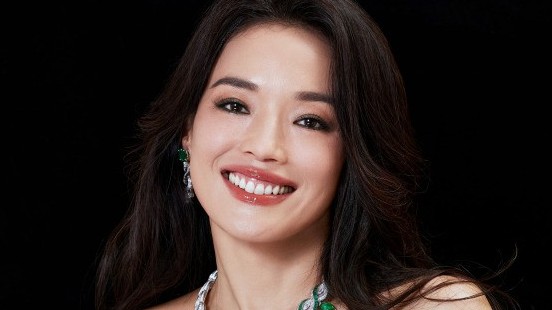 Diễn viên Thư Kỳ mảnh mai, xinh đẹp dự sự kiện trang sức cao cấp