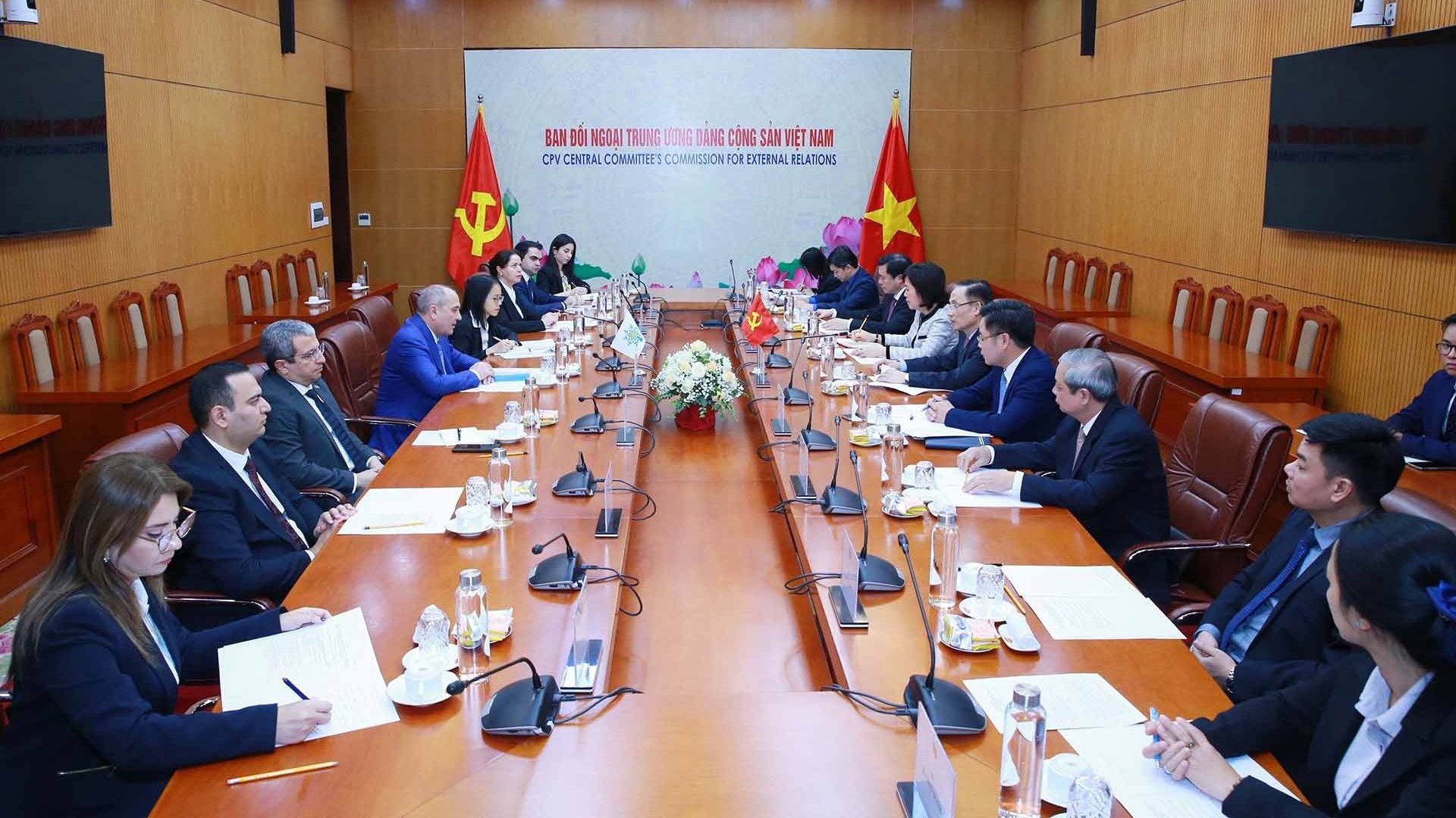 Củng cố và phát triển quan hệ truyền thống hữu nghị Việt Nam-Azerbaijan