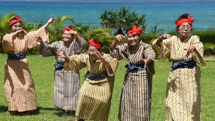 Bí quyết sống thọ đến 100 tuổi ở 5 vùng đất Blue Zones trên thế giới