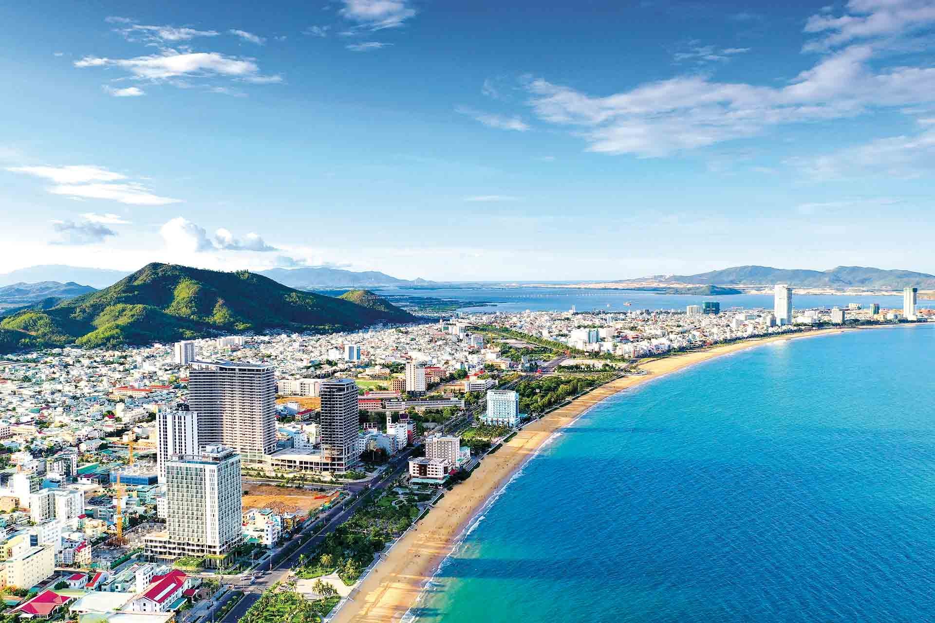 Toàn cảnh thành phố Quy Nhơn. Toàn cảnh thành phố Quy Nhơn.