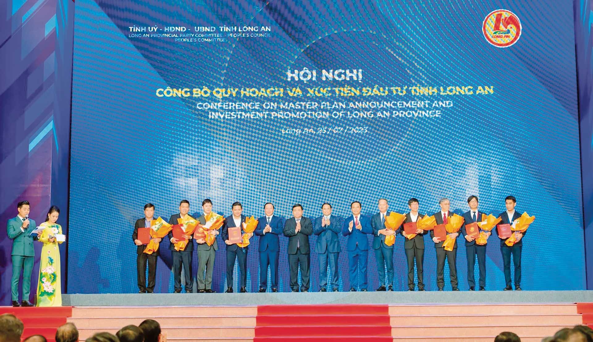 Hội nghị công bố quy hoạch và xúc tiến đầu tư tỉnh Long An, ngày 25/7/2023. Hội nghị công bố quy hoạch và xúc tiến đầu tư tỉnh Long An, ngày 25/7/2023.