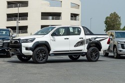 Toyota Hilux 2024 nhận cọc tại Việt Nam, giá dự kiến giảm hơn 100 triệu đồng