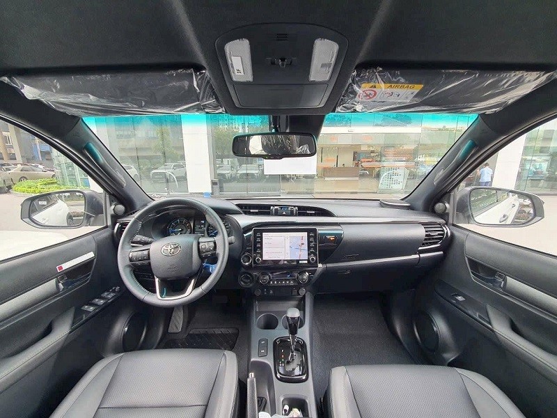 Hilux 2024 được nâng cấp hệ thống điều hoà tự động hai vùng và camera 360 độ.