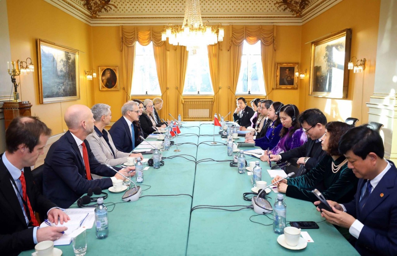 Phó Chủ tịch nước Võ Thị Ánh Xuân hội đàm với Thủ tướng Na Uy Jonas Gahr Store Phó Chủ tịch nước Võ Thị Ánh Xuân hội đàm với Thủ tướng Na Uy Jonas Gahr Store