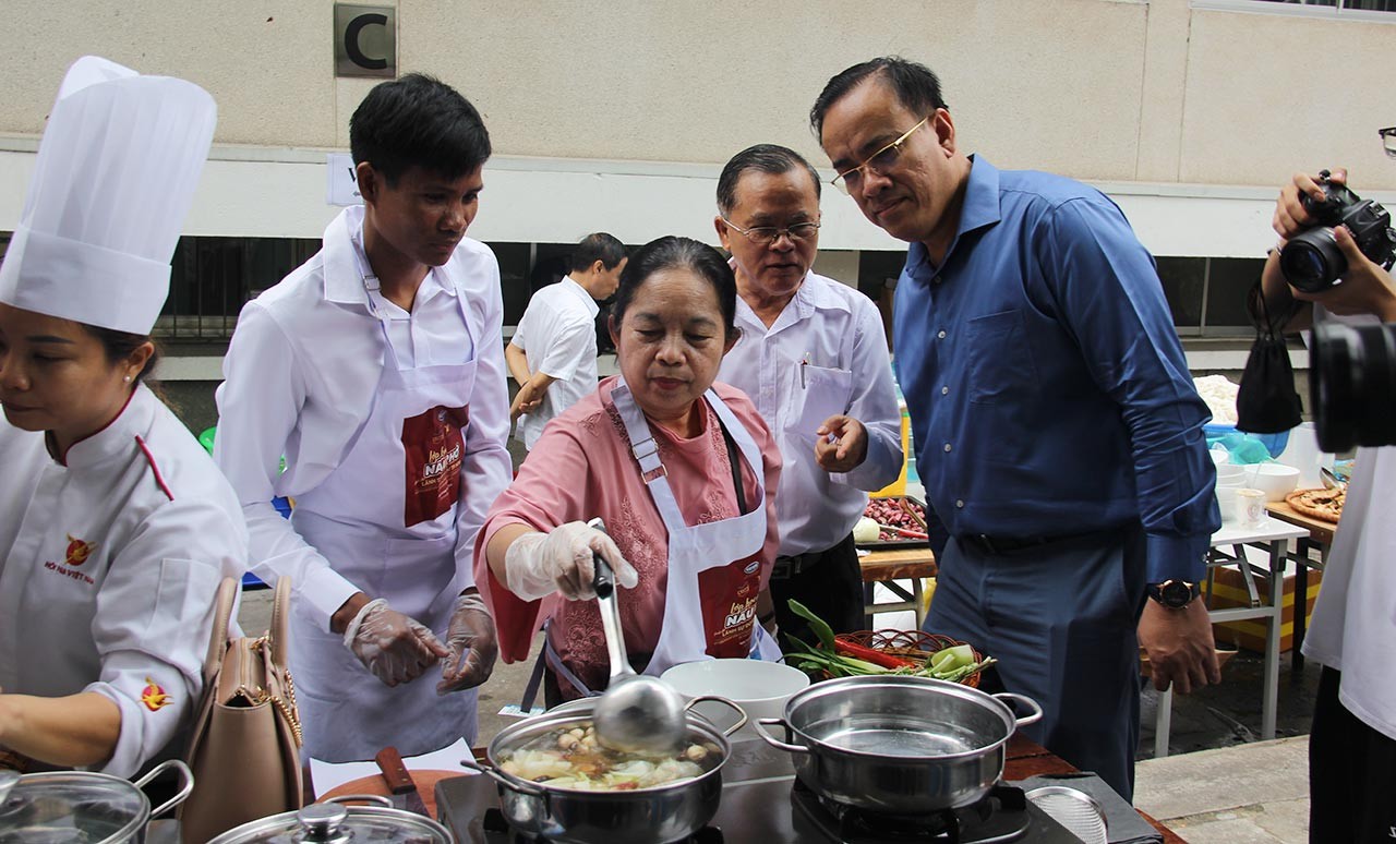 Lớp học nấu phở dành cho Lãnh sự đoàn tại TP. Hồ Chí Minh