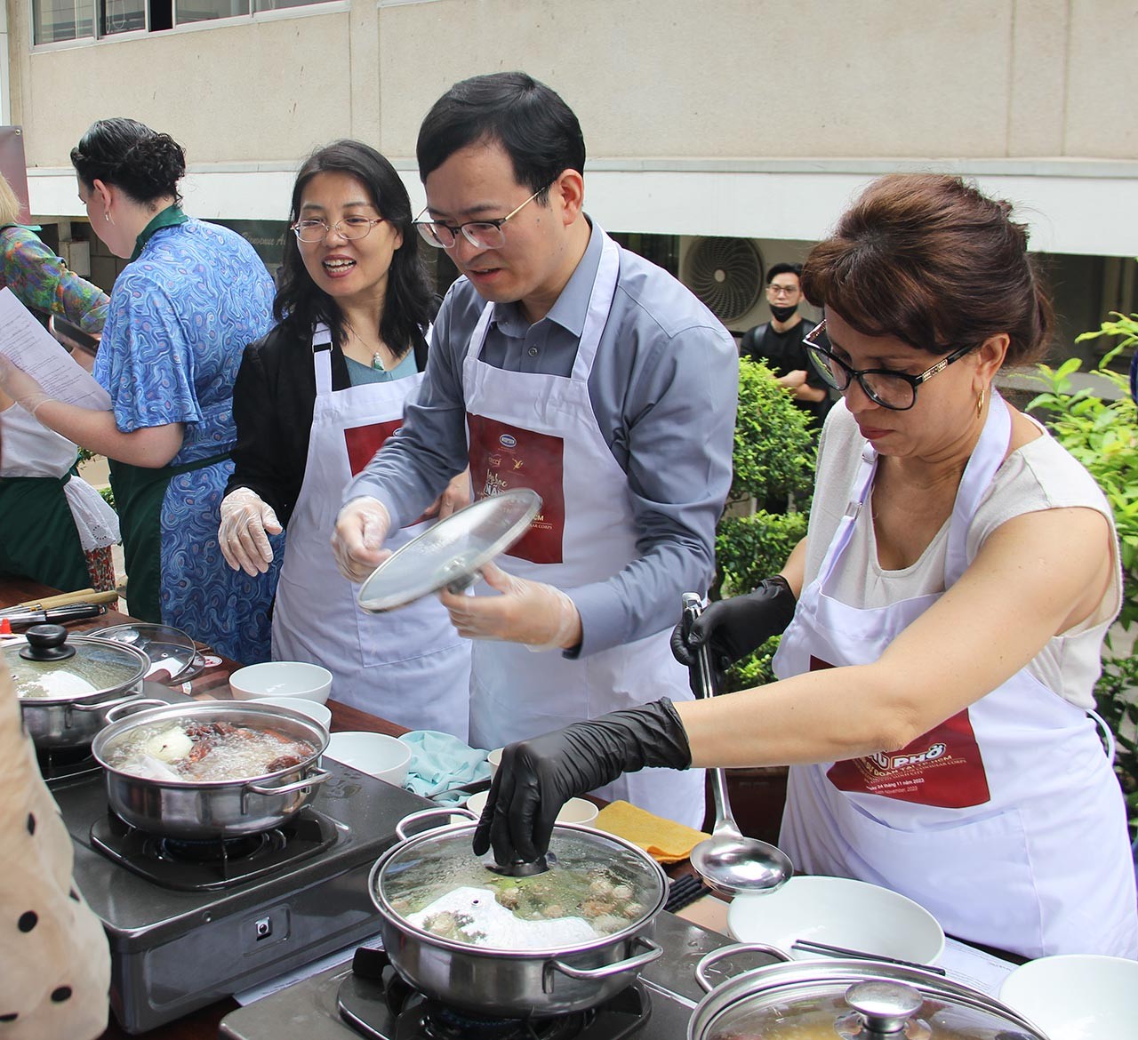 Lớp học nấu phở dành cho Lãnh sự đoàn tại TP. Hồ Chí Minh