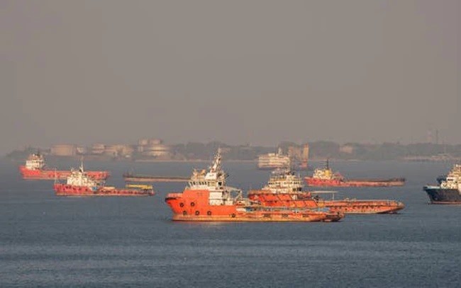 Cấm dầu Nga: Châu Âu vẫn nhận hàng đều đặn? Tiền 'đổ' vào túi Moscow, EU 'đi trên dây'