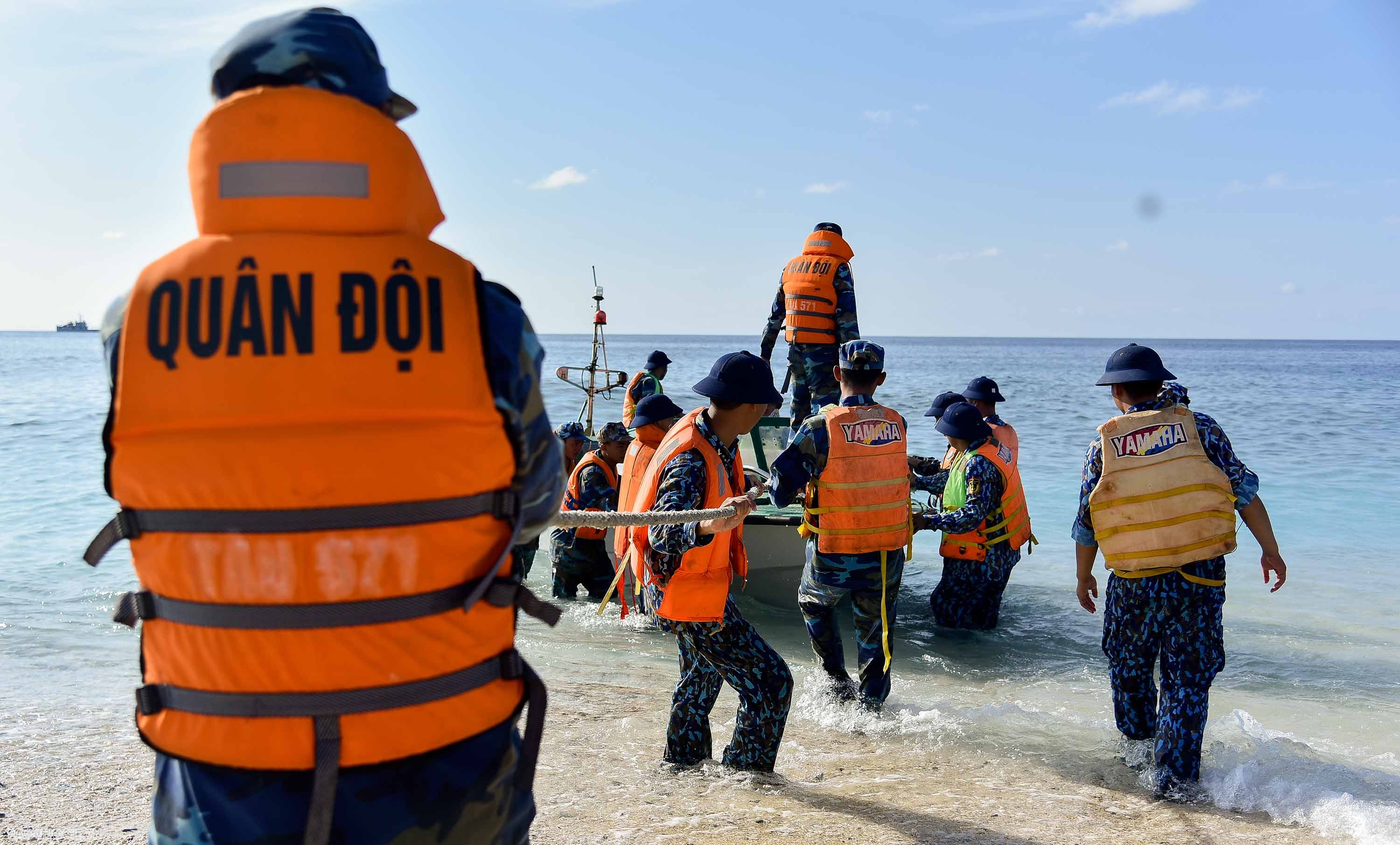 Vượt sóng vào An Bang