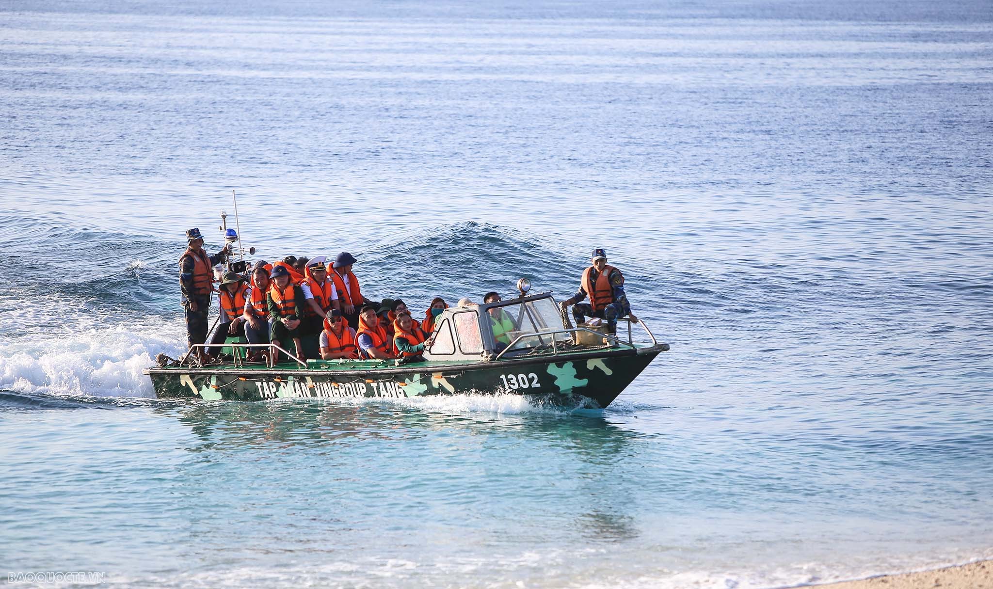 Vượt sóng vào An Bang