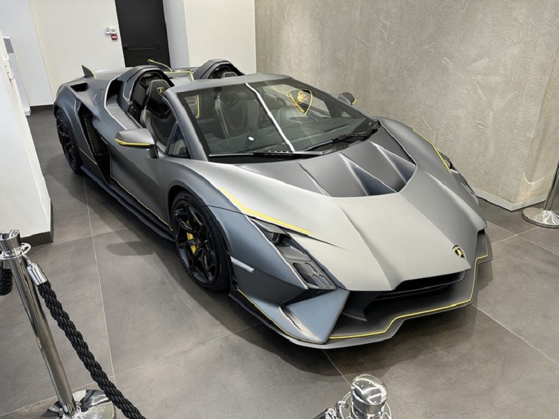 Cận cảnh siêu xe Lamborghini Autentica độc nhất vô nhị, giá hơn 1 triệu USD