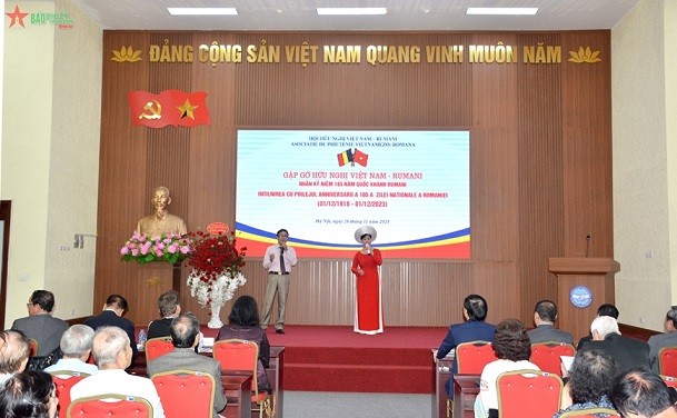 Gặp gỡ hữu nghị nhân kỷ niệm 105 năm Quốc khánh Romania Gặp gỡ hữu nghị nhân kỷ niệm 105 năm Quốc khánh Romania