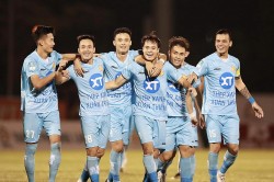 Cup quốc gia Việt Nam: Văn Toàn ghi bàn đầu tiên, CLB Nam Định thắng đậm Bình Phước