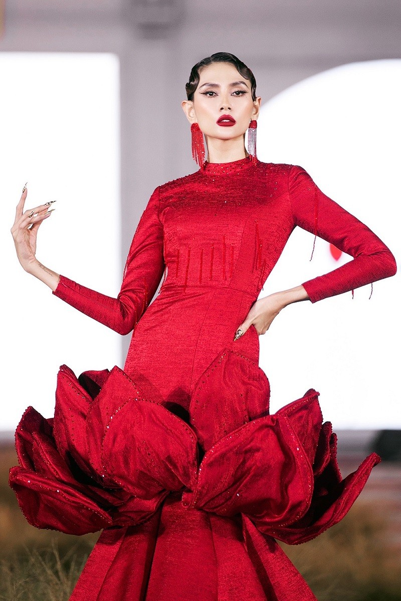 Siêu mẫu Võ Hoàng Yến