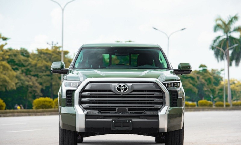 Cận cảnh siêu bán tải Toyota Tundra Limited 2022 vừa về Việt Nam, giá hơn 5 tỷ đồng Cận cảnh siêu bán tải Toyota Tundra Limited 2022 vừa về Việt Nam, giá hơn 5 tỷ đồng