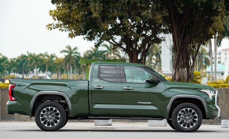 Cận cảnh siêu bán tải Toyota Tundra Limited 2022 vừa về Việt Nam, giá hơn 5 tỷ đồng Cận cảnh siêu bán tải Toyota Tundra Limited 2022 vừa về Việt Nam, giá hơn 5 tỷ đồng
