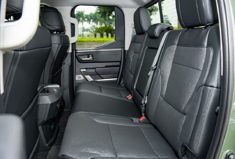 Cận cảnh siêu bán tải Toyota Tundra Limited 2022 vừa về Việt Nam, giá hơn 5 tỷ đồng Cận cảnh siêu bán tải Toyota Tundra Limited 2022 vừa về Việt Nam, giá hơn 5 tỷ đồng