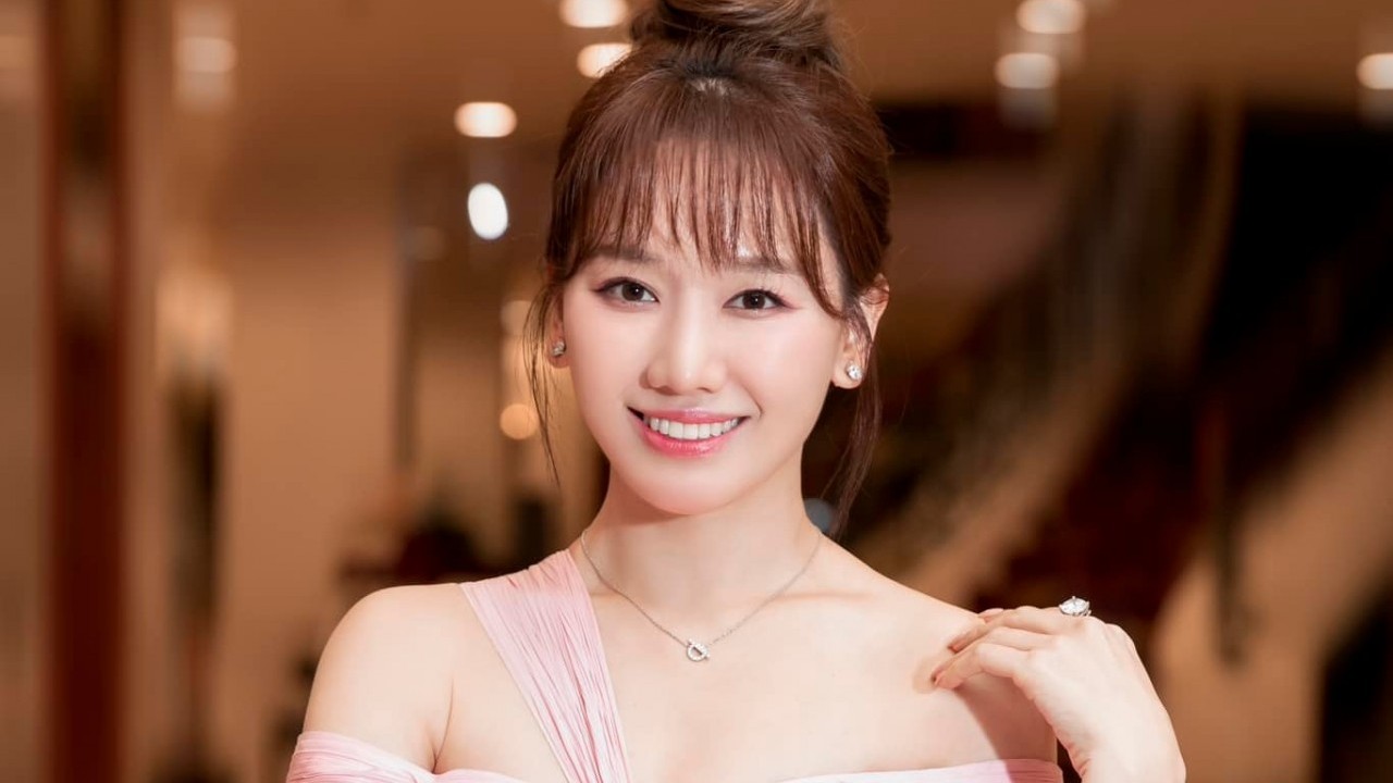 Nhan sắc rạng rỡ và vóc dáng thon gọn của bà xã Trấn Thành - ca sĩ Hari Won