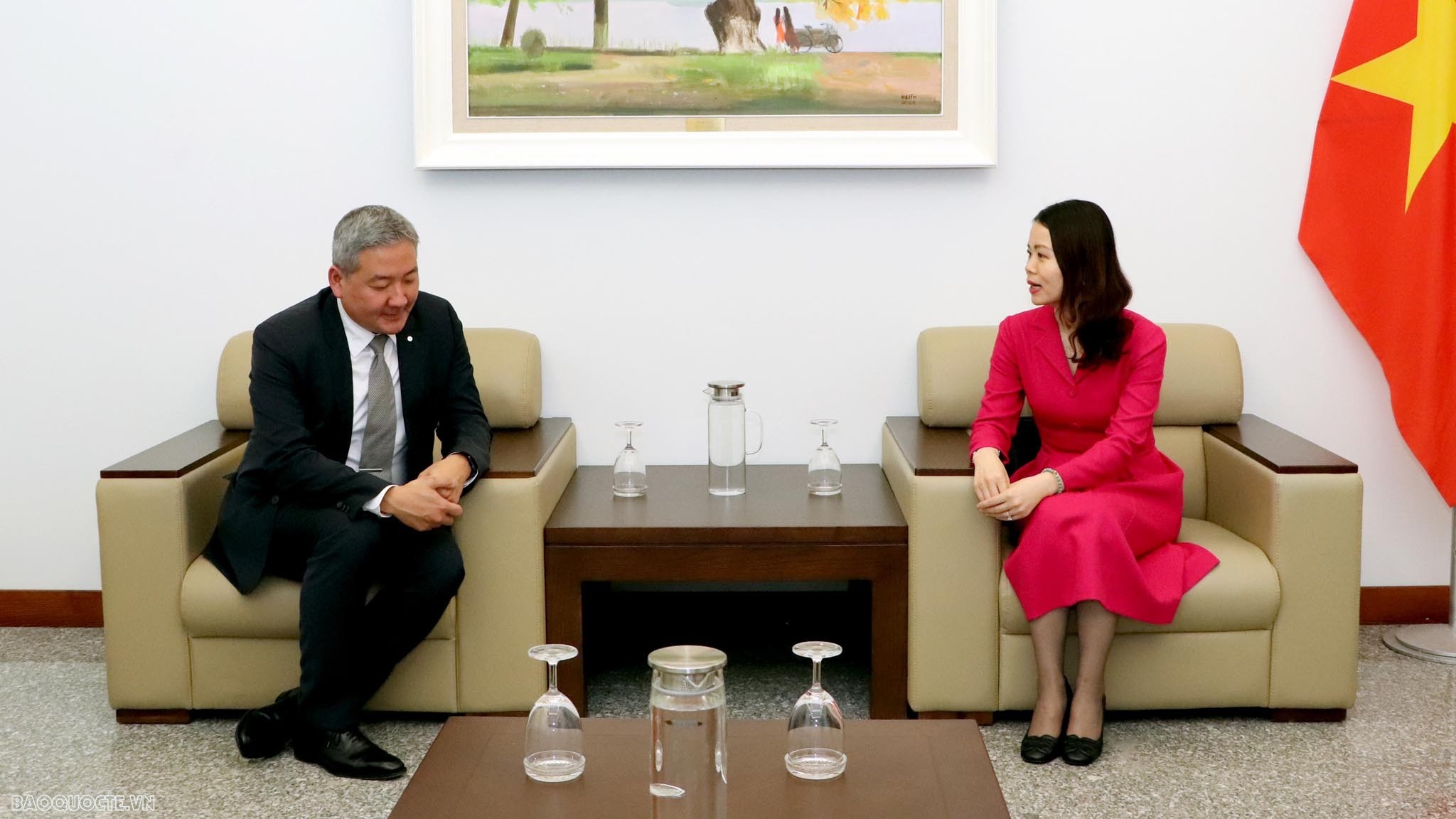 Thứ trưởng Ngoại giao Nguyễn Minh Hằng tiếp Giám đốc khu vực châu Á-Thái Bình Dương của Diễn đàn Kinh tế thế giới