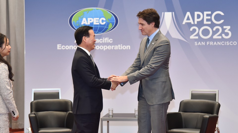 Từ trái qua phải, từ trên xuống: Chủ tịch nước Võ Văn Thưởng tiếp, gặp Thủ tướng Malaysia Anwar Ibrahim, Quốc vương Brunei Haji Hassanal Bolkiah, Thủ tướng Canada Justin Trudeau và Thủ tướng Canada Justin Trudeau.