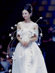 Diễn viên Quỳnh Kool khoe dáng nóng bỏng