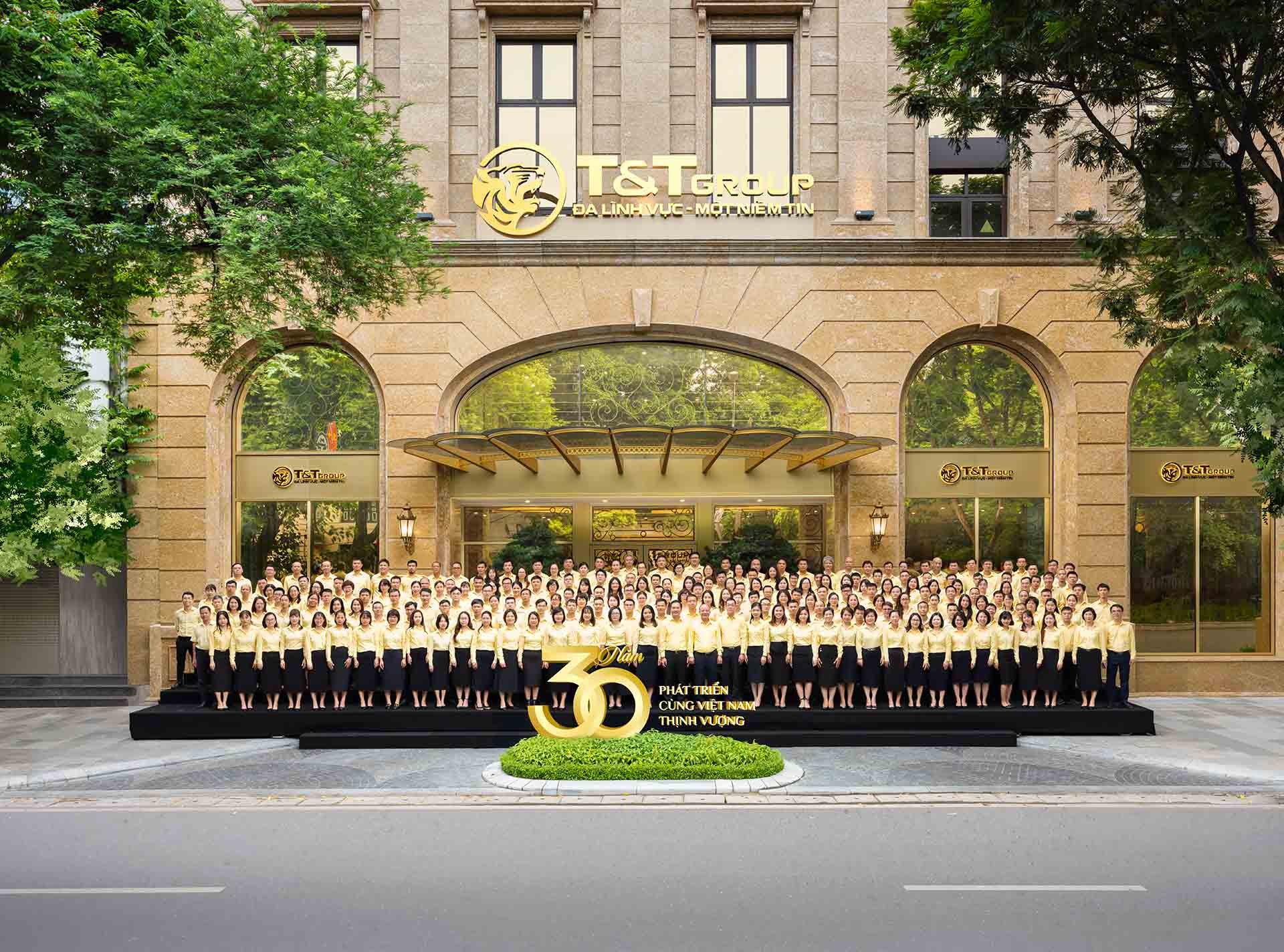 Công ty TNHH T&T (tiền thân của Tập đoàn T&T Group) thành lập năm 1993. Công ty TNHH T&T (tiền thân của Tập đoàn T&T Group) thành lập năm 1993.