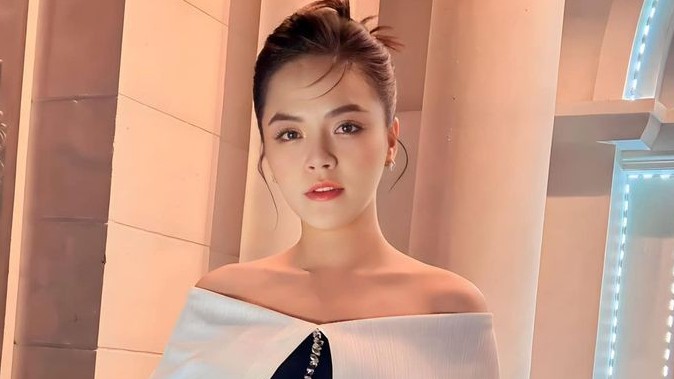 Diễn viên Thu Quỳnh đẹp hút hồn với gu thời trang quyến rũ