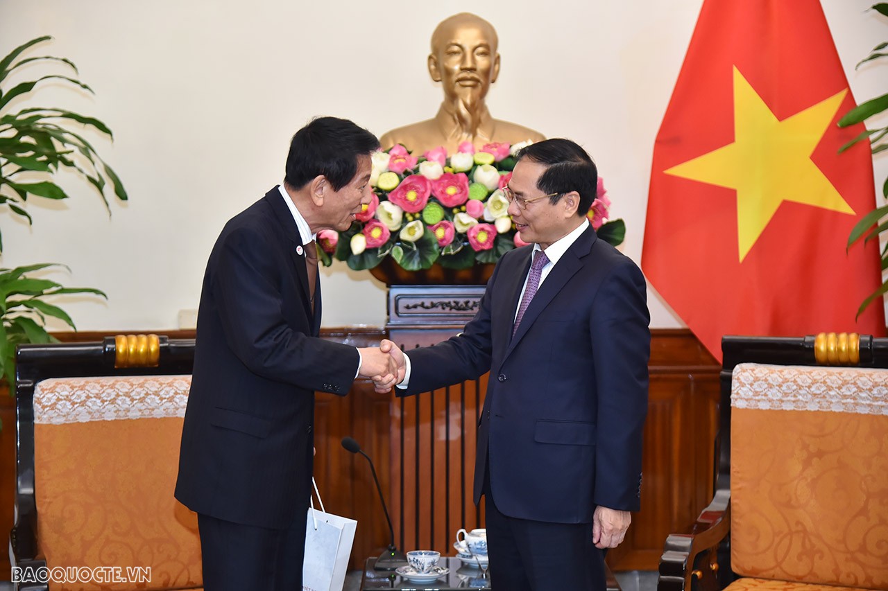 Bộ trưởng Ngoại giao Bùi Thanh Sơn đã tiếp nguyên Đại sứ đặc biệt Nhật Bản-Việt Nam Sugi Ryotaro Bộ trưởng Ngoại giao Bùi Thanh Sơn tiếp nguyên Đại sứ đặc biệt Nhật Bản-Việt Nam Sugi Ryotaro