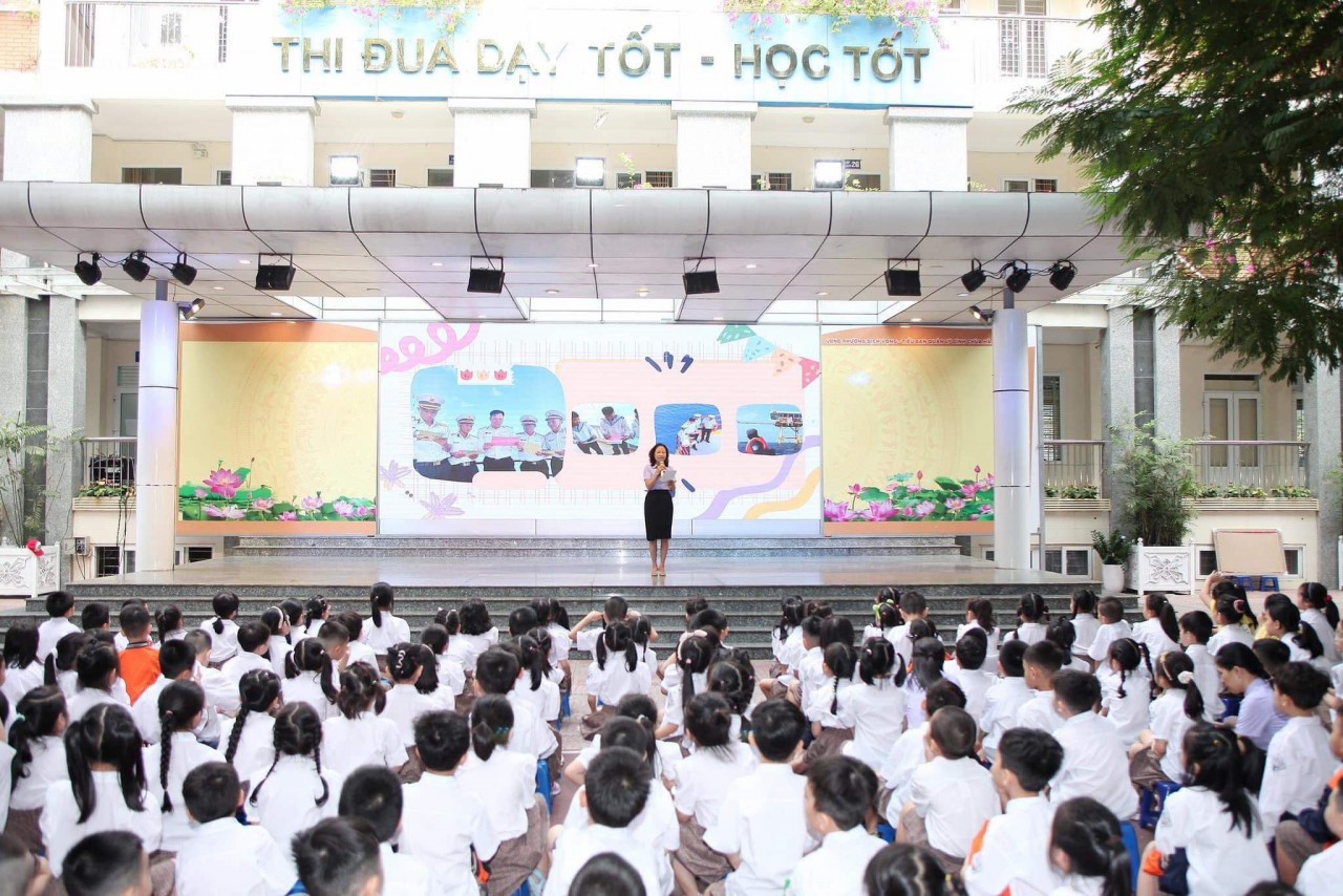 undefined Thư gửi Trường Sa: Món quà đong đầy tình cảm dành cho các cán bộ, chiến sĩ công tác ngoài đảo xa