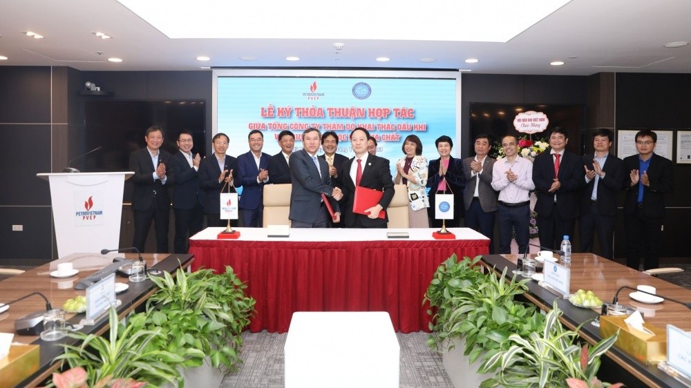 PVEP ký kết thỏa thuận hợp tác với Trường Đại học Mỏ - Địa chất