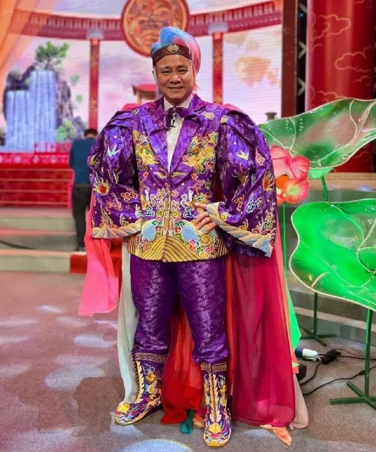 Dàn diễn viên 'Táo quân' sau 20 năm: Người vui vẻ, kẻ ngậm ngùi Dàn diễn viên 'Táo quân' sau 20 năm: Người vui vẻ, kẻ ngậm ngùi