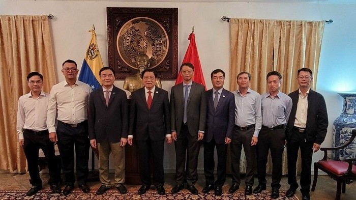 PetroVietnam và PVEP làm việc với các đối tác tại Venezuela