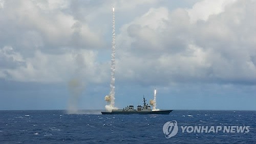 Hàn Quốc tập trận bắn đạn thật với tên lửa SM-2
