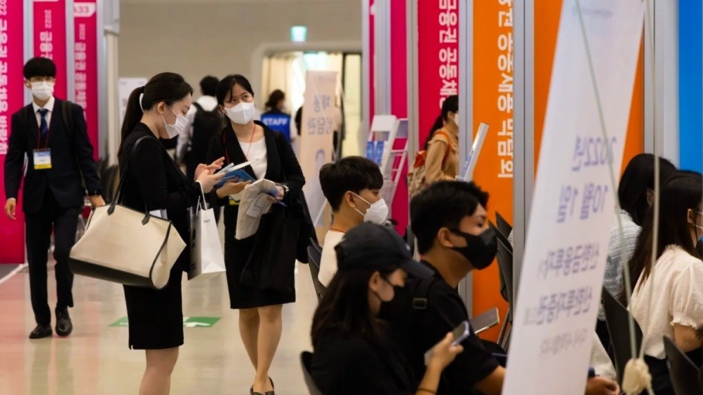 Tỷ lệ sinh thấp 'đè nặng' nền kinh tế Hàn Quốc, dự báo tăng trưởng âm vào năm 2050