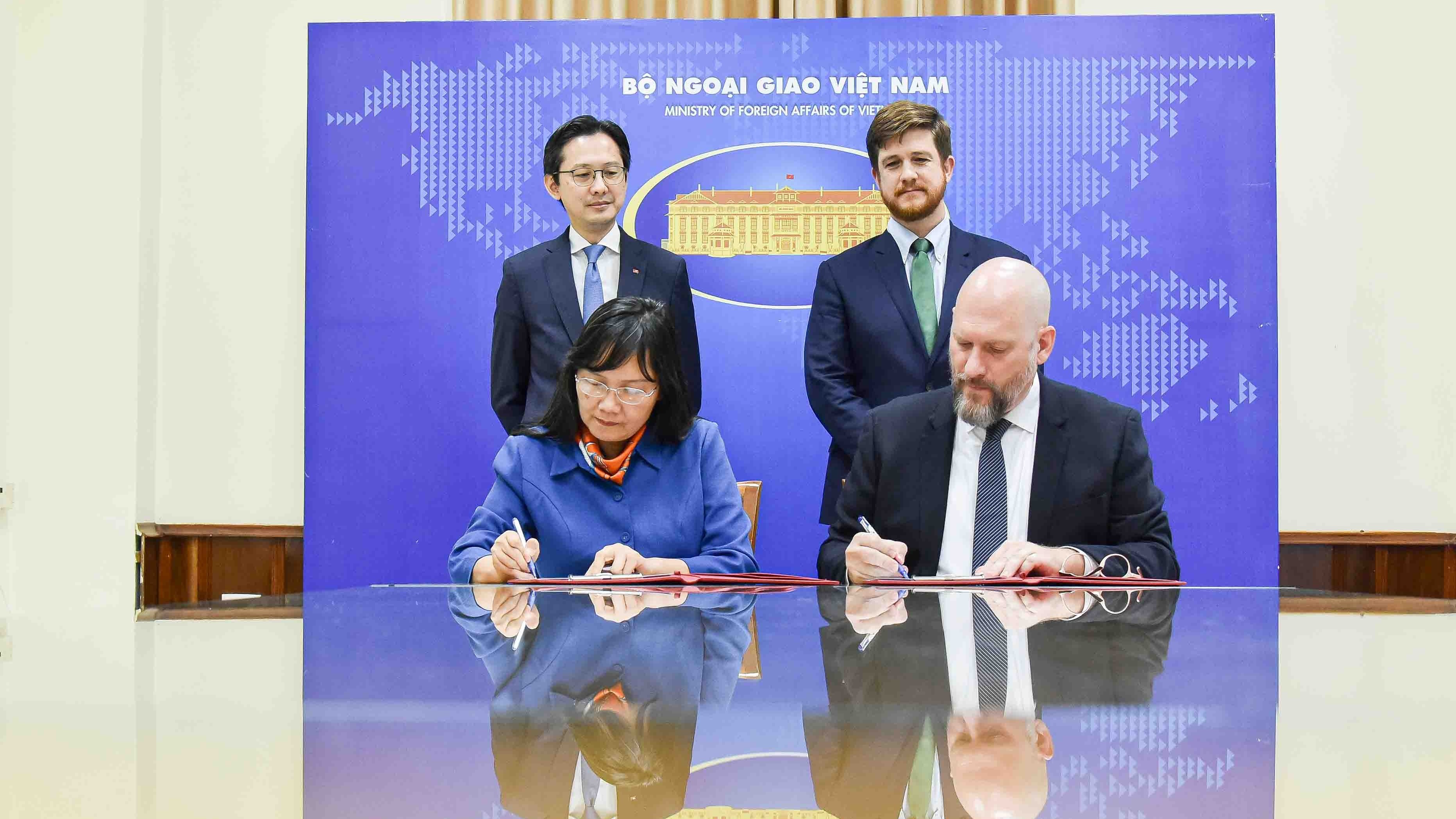 Học viện Ngoại giao và Viện Đổi mới toàn cầu Tony Blair ký Ý định thư hợp tác