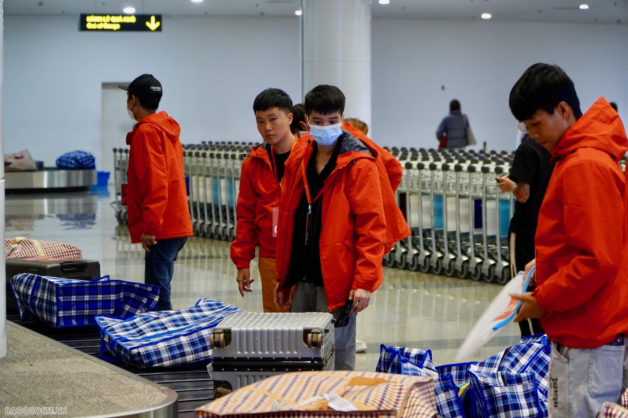 Việt Nam nỗ lực đưa công dân từ Myanmar về nước an toàn Việt Nam nỗ lực đưa công dân từ Myanmar về nước an toàn