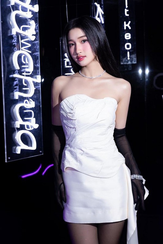 Á hậu Nguyễn Phương Nhi