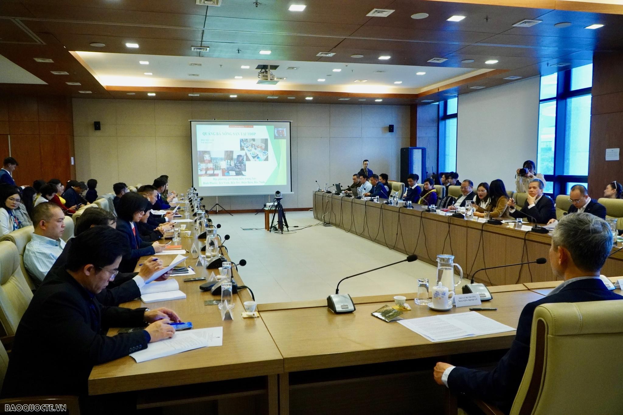 Quang cảnh buổi toạ đàm. (Ảnh: Tuấn Việt) Quang cảnh buổi toạ đàm. (Ảnh: Tuấn Việt)