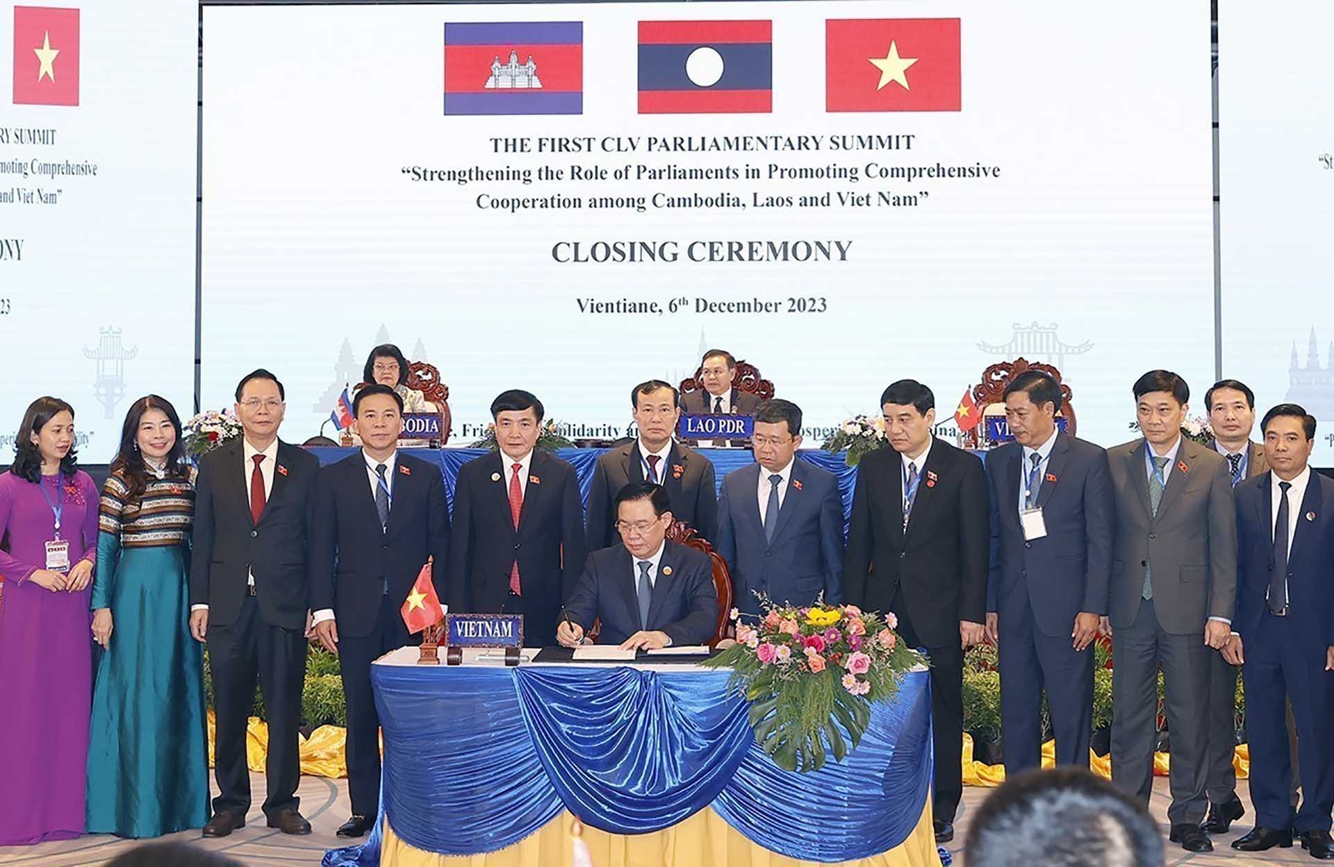 Hội nghị cấp cao Quốc hội ba nước Campuchia -Lào-Việt Nam lần thứ nhất thành công tốt đẹp