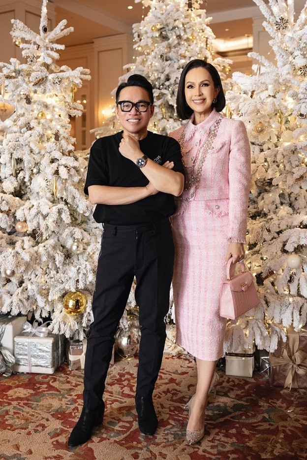 Doanh nhân Huy Cận thường là người tổ chức các buổi tiệc cho Diễm My. 