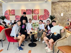 HLV Kiatisuk được tặng danh hiệu Người cha tiêu biểu toàn quốc Thái Lan năm 2023