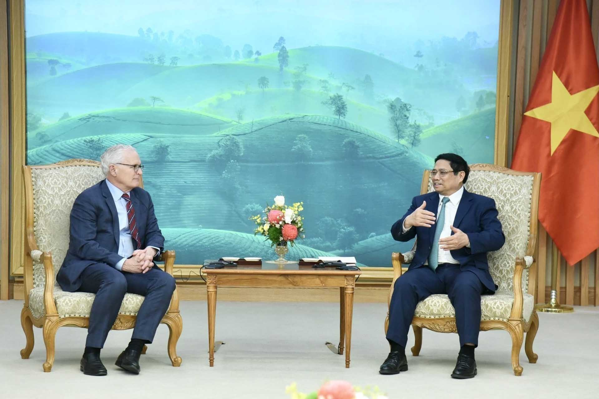 Thủ tướng Phạm Minh Chính tiếp Chủ tịch Hiệp hội Công nghiệp bán dẫn Hoa Kỳ (SIA) John Neuffer. (Nguồn: TTXVN) Thủ tướng Phạm Minh Chính tiếp Chủ tịch Hiệp hội Công nghiệp bán dẫn Hoa Kỳ (SIA) John Neuffer. (Nguồn: TTXVN)