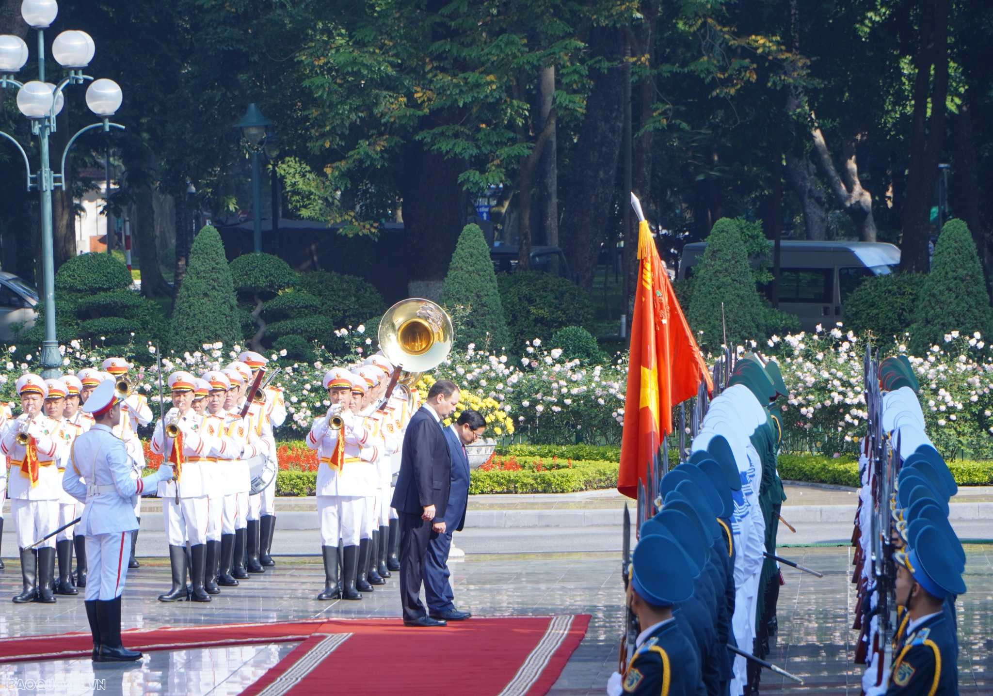 Thủ tướng Phạm Minh Chính chủ trì lễ đón chính thức Thủ tướng Cộng hòa Belarus Roman Golovchenko